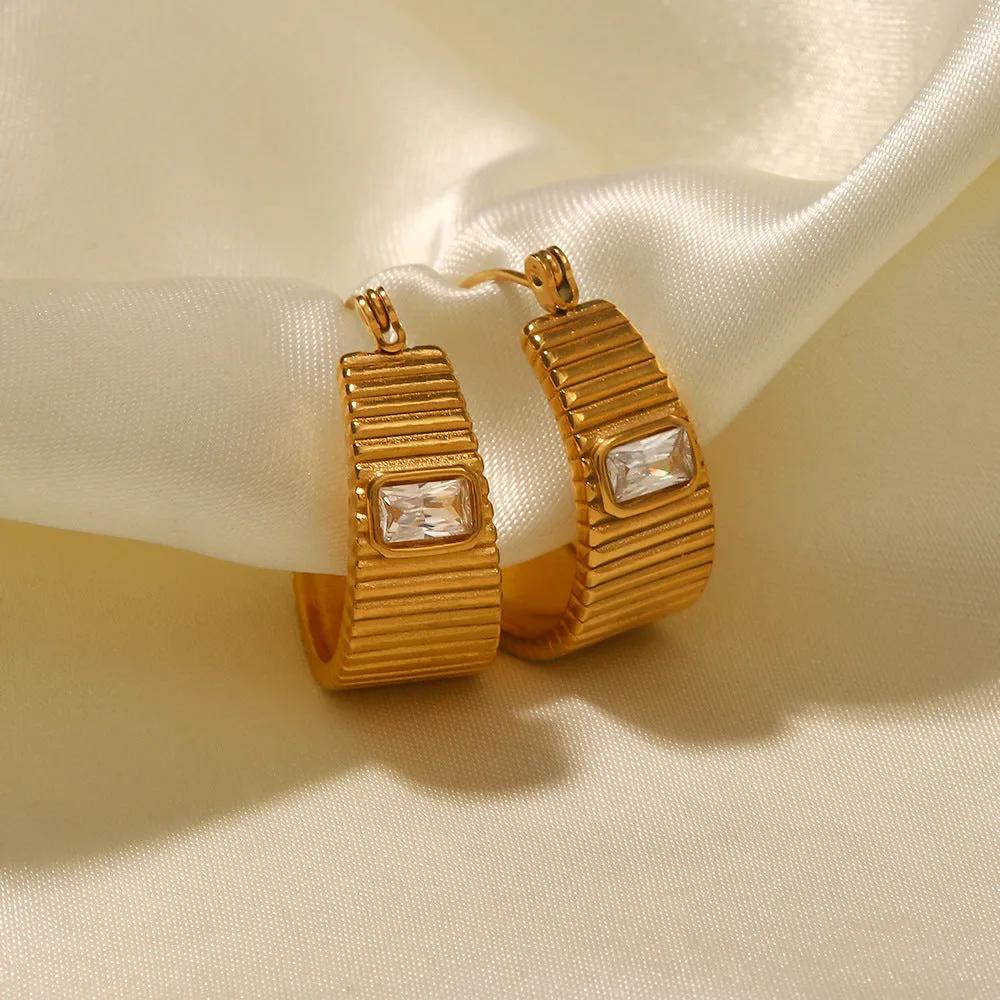 18k Gold Fashion Simple Inlaid Square White Zircon Rib Design Versatile Earrings