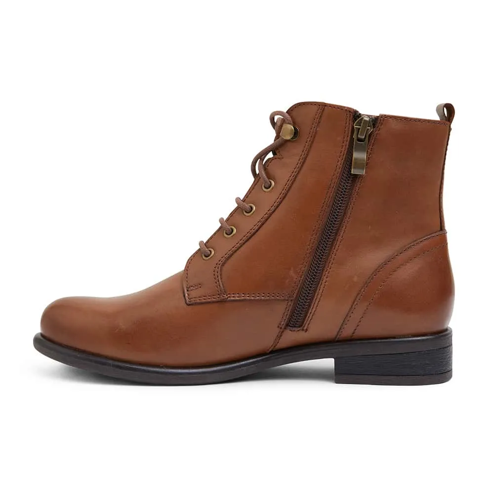 Badge Boot in Mid Brown Leather