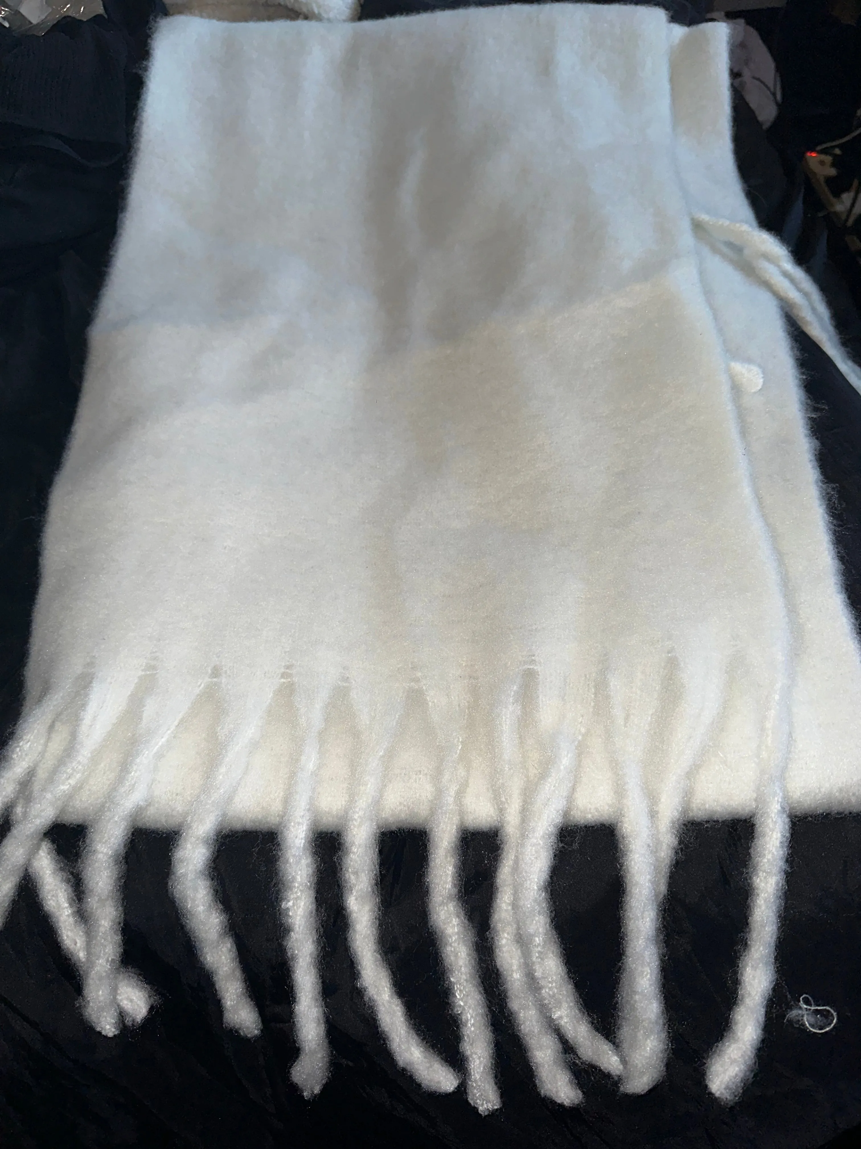 CREAM CHUNKY FRAYED END SCARF