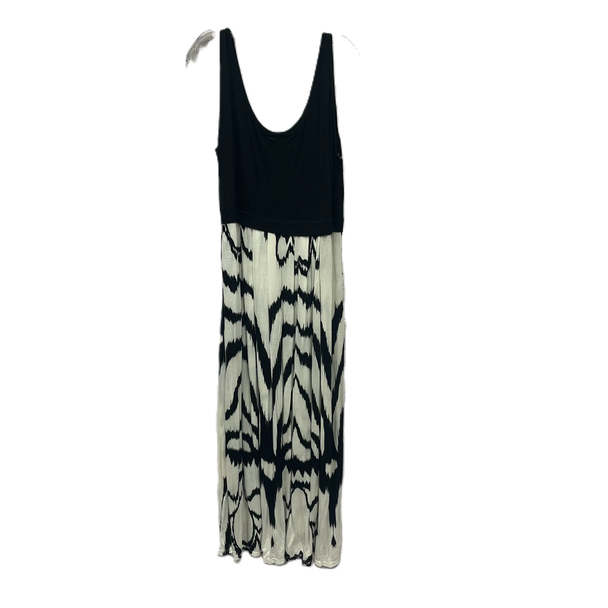 Dress Casual Maxi By The pyramid collection In Black & White, Size: 1x