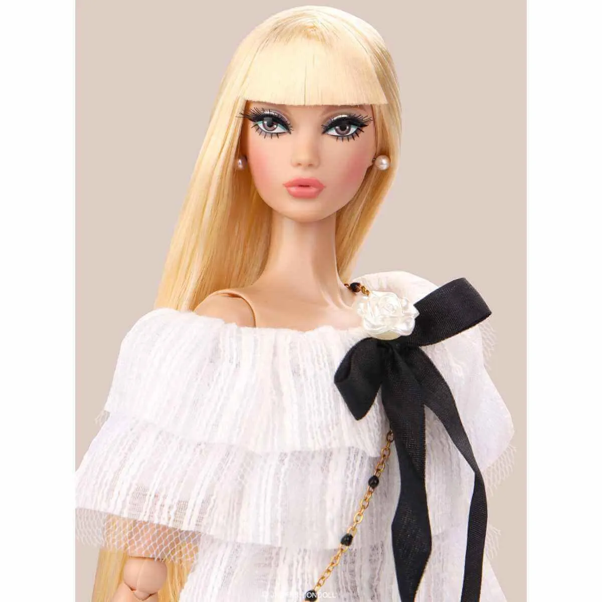 JHDFASHIONDOLL™ CHAMPS-ELYSÉES: PRE-FALL GIFTSET VIP Club Exclusive Doll