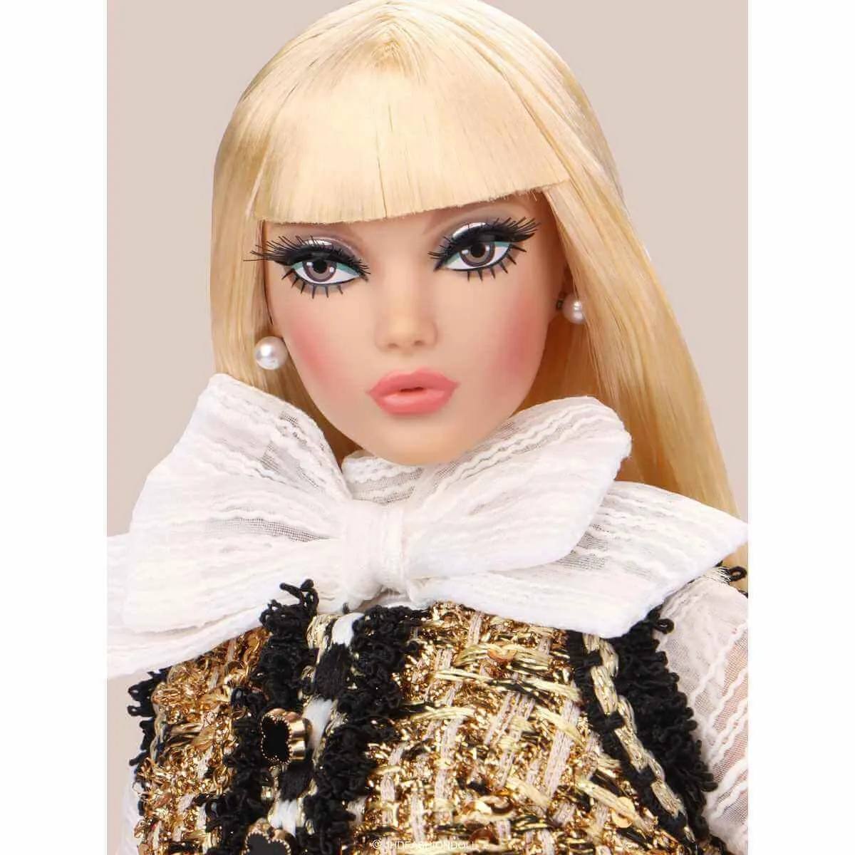 JHDFASHIONDOLL™ CHAMPS-ELYSÉES: PRE-FALL GIFTSET VIP Club Exclusive Doll