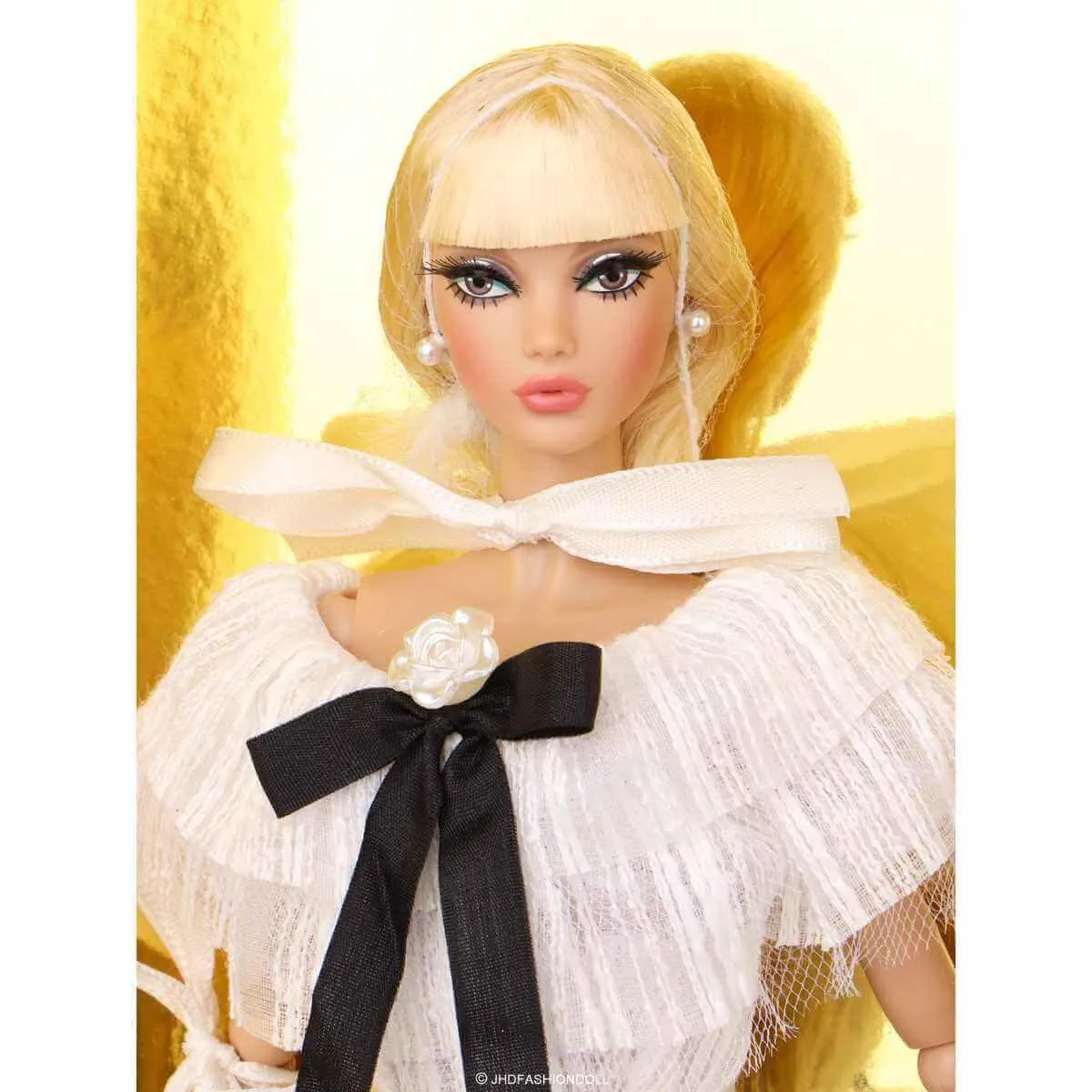 JHDFASHIONDOLL™ CHAMPS-ELYSÉES: PRE-FALL GIFTSET VIP Club Exclusive Doll