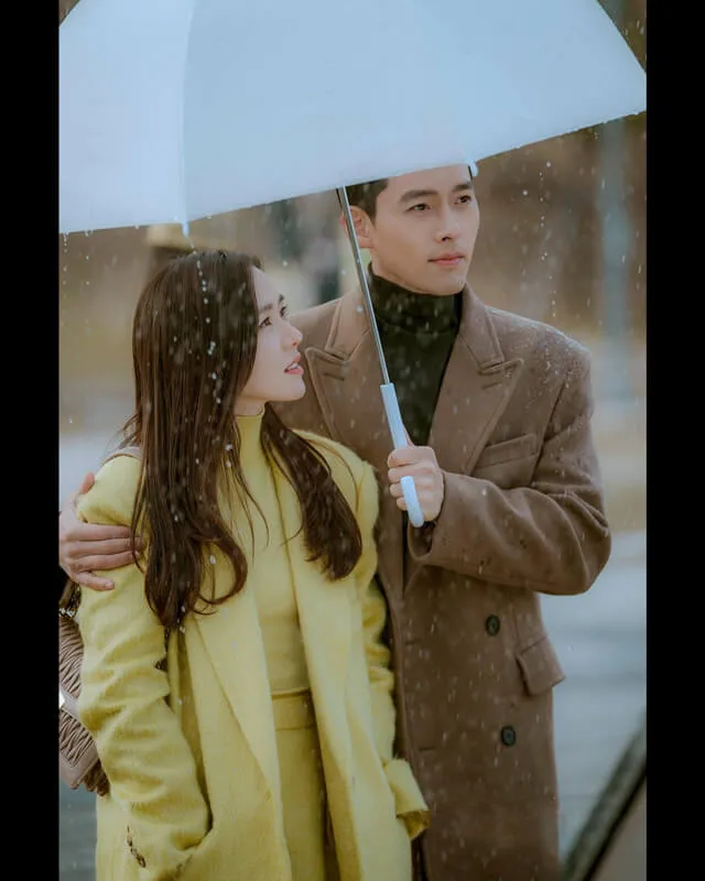 Son Ye-jin CLOY Yellow Long Coat